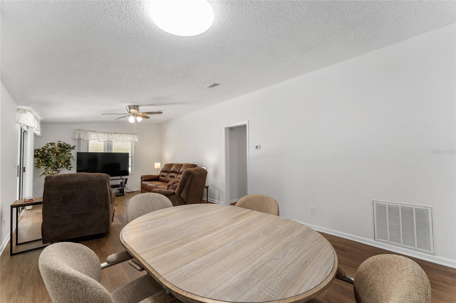 Image 15 of 51 For 1303 Schwartz Boulevard