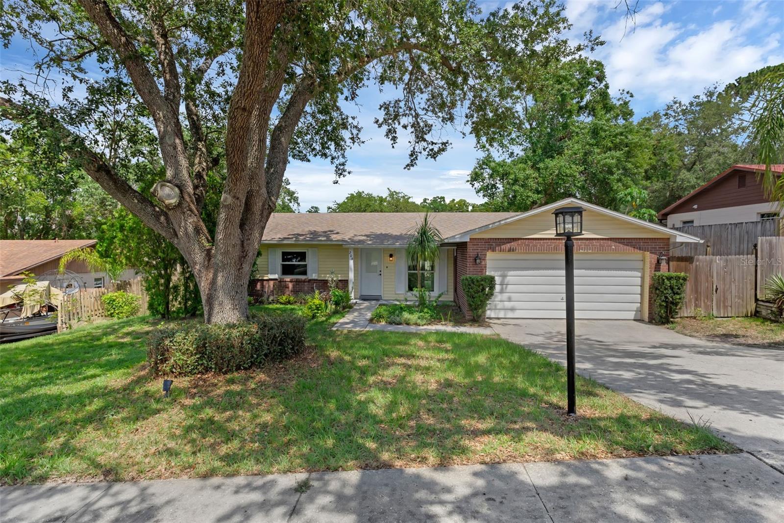 Details for 209 Edgewood Drive, CLERMONT, FL 34711