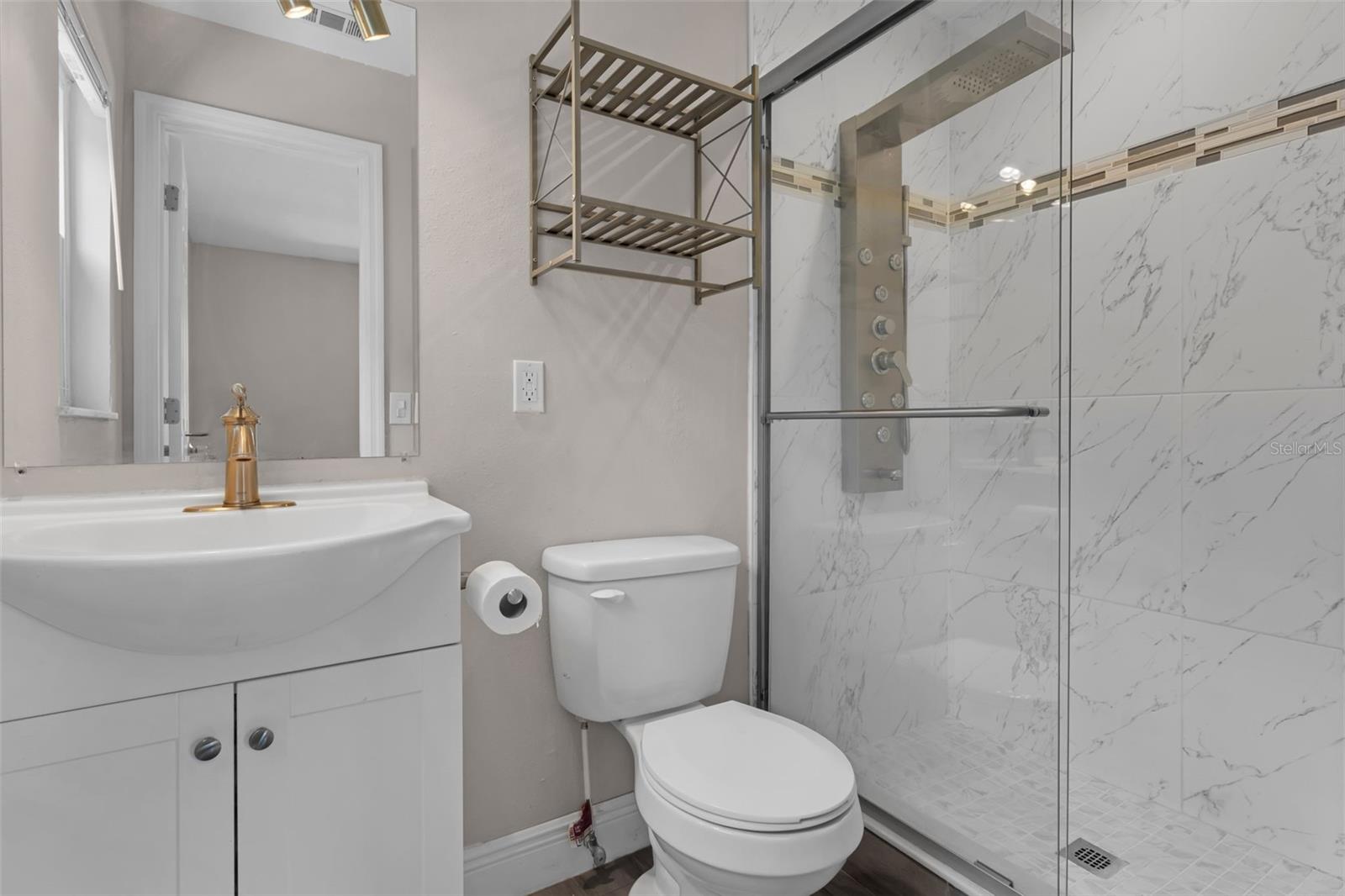 Image 13 of 31 For 209 Edgewood Drive