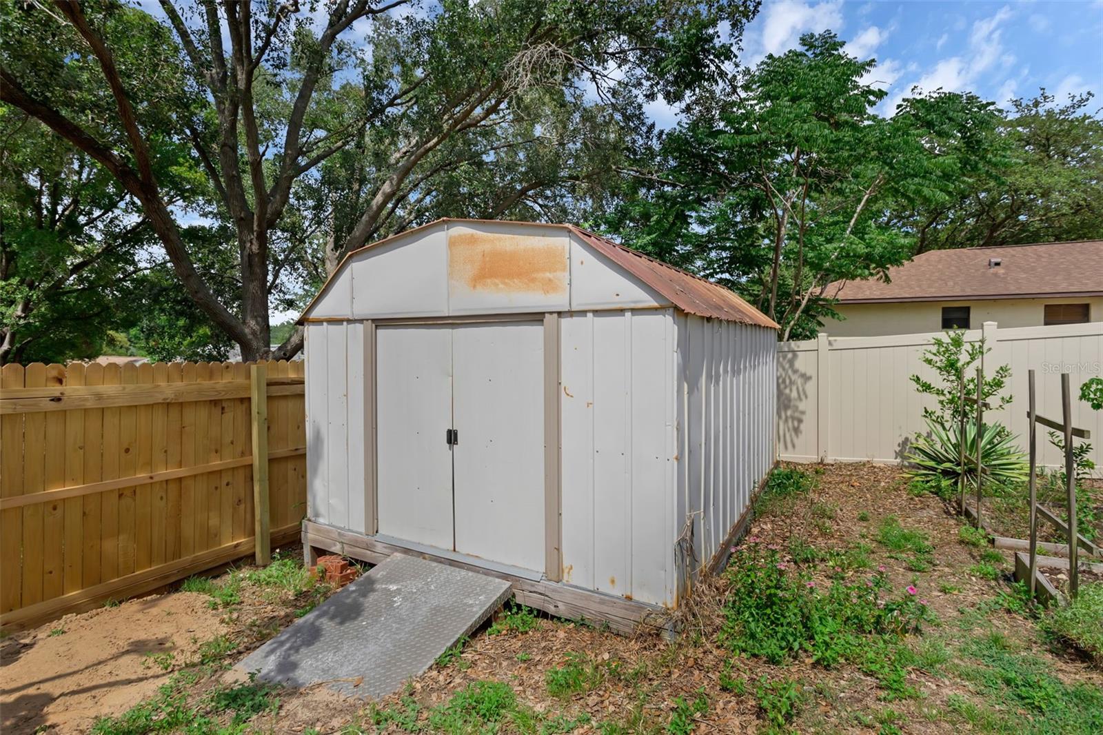 Image 21 of 31 For 209 Edgewood Drive
