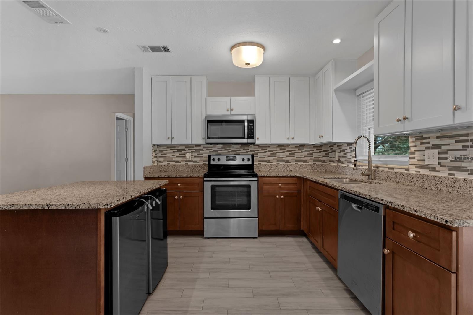 Image 7 of 31 For 209 Edgewood Drive