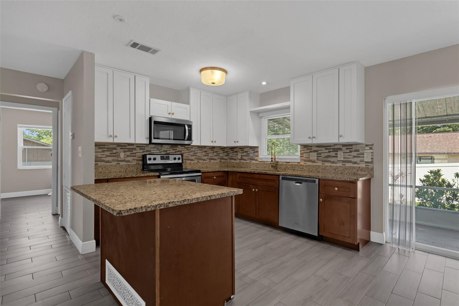 Image 8 of 31 For 209 Edgewood Drive