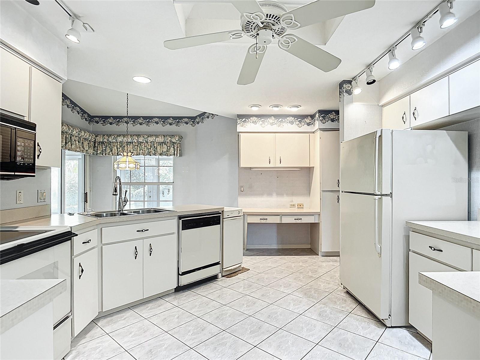 Image 10 of 53 For 6147 N Whispering Oak Loop