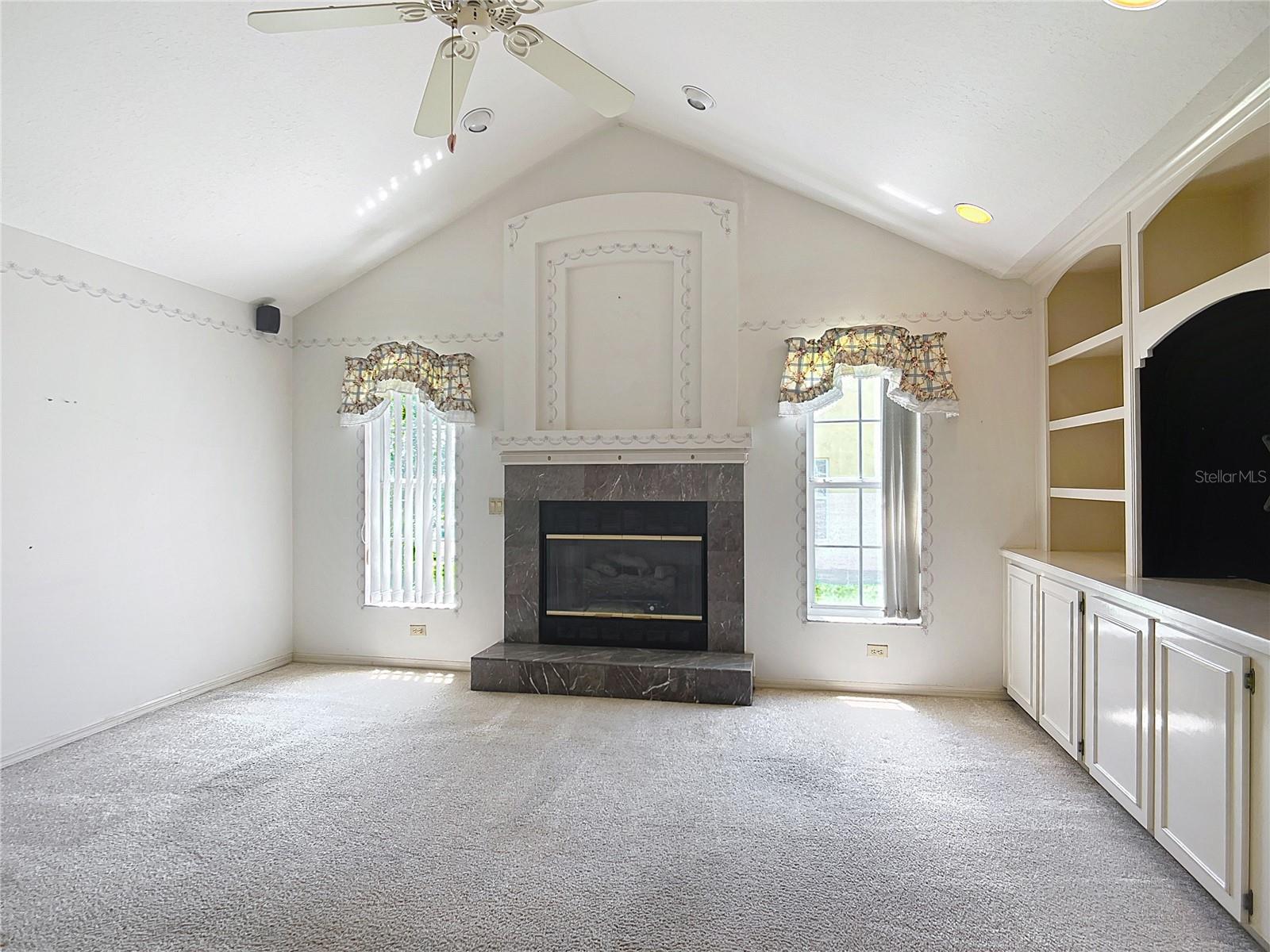 Image 17 of 53 For 6147 N Whispering Oak Loop