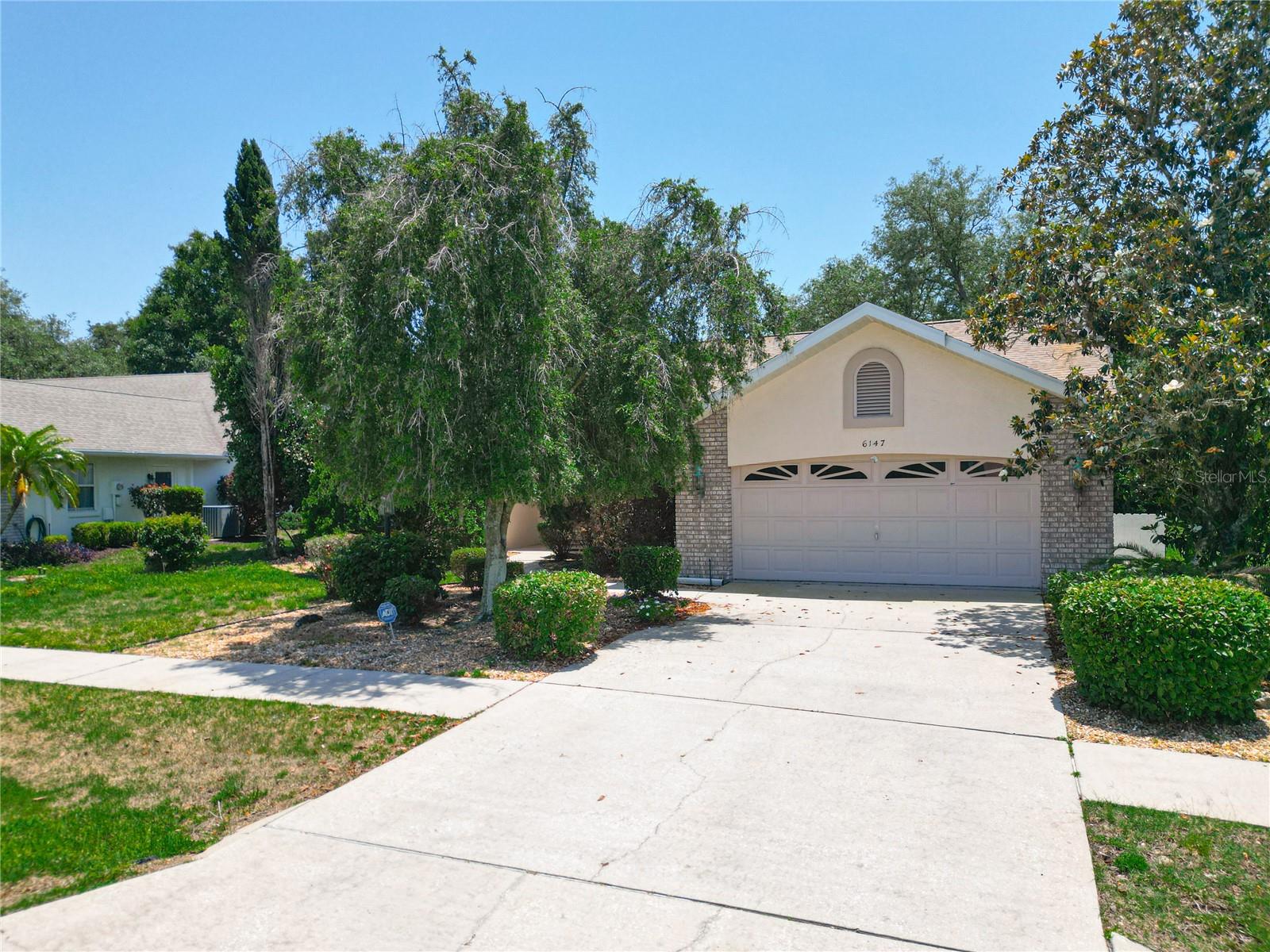 Image 2 of 53 For 6147 N Whispering Oak Loop
