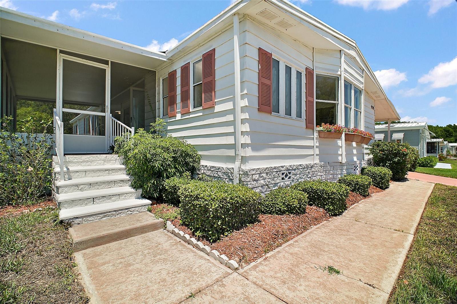 Image 3 of 33 For 4039 Citrus Circle 200