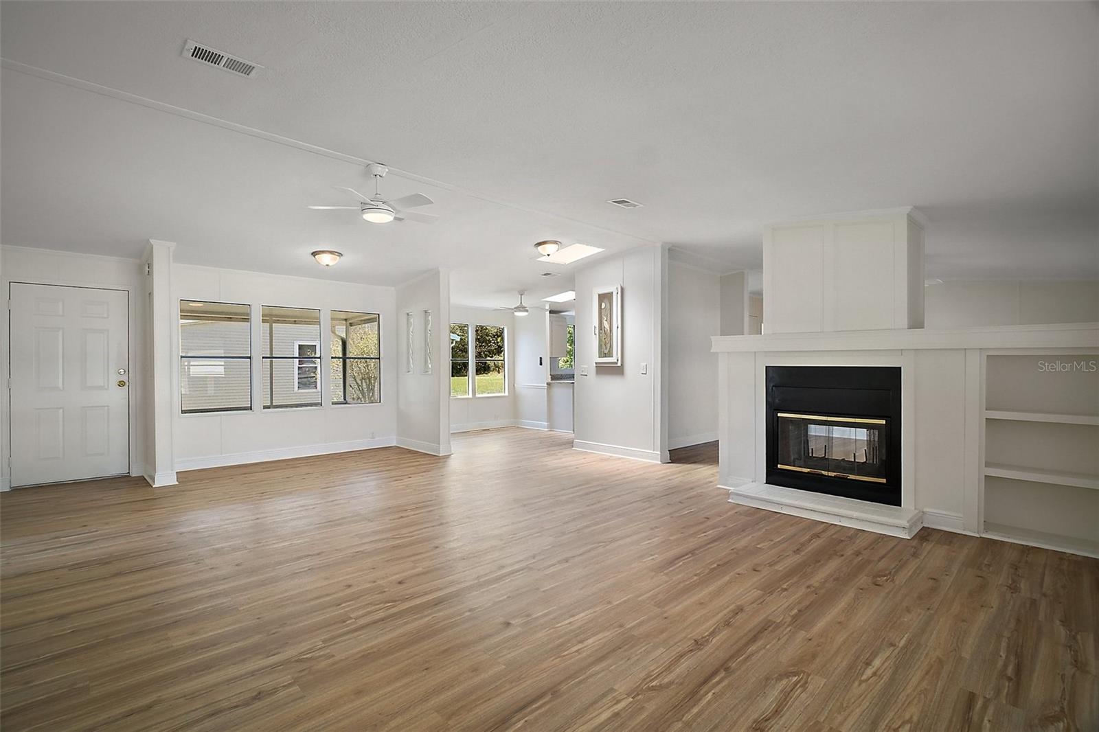 Image 7 of 33 For 4039 Citrus Circle 200