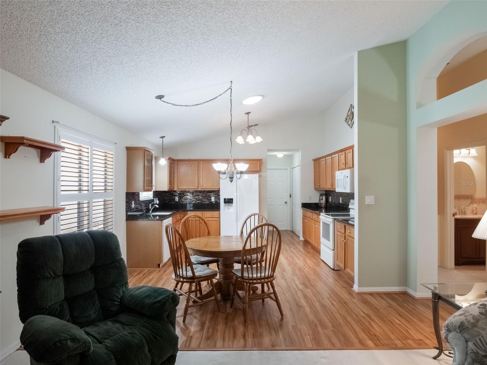 Image 11 of 36 For 25243 River Crest Dr