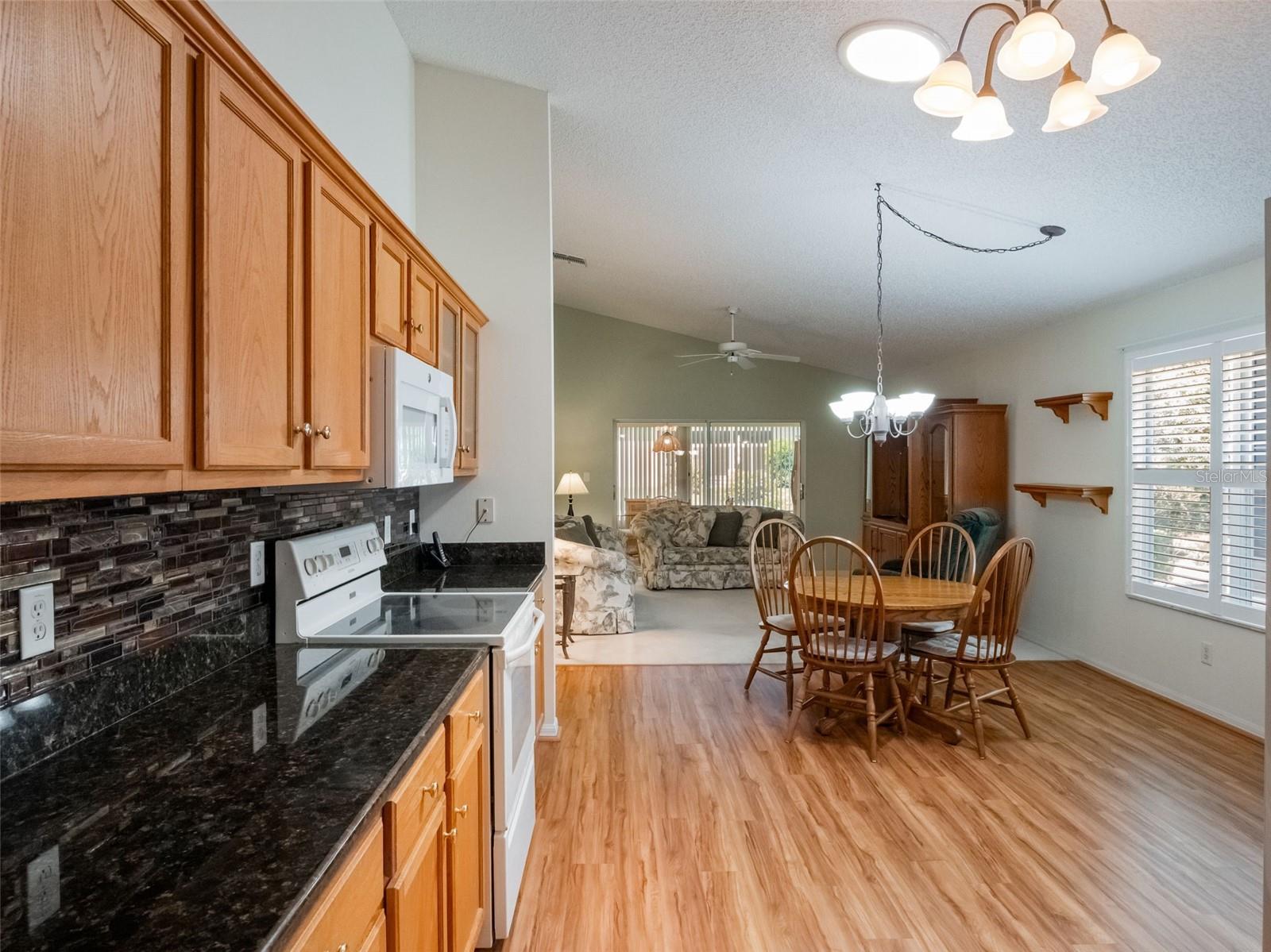 Image 12 of 36 For 25243 River Crest Dr