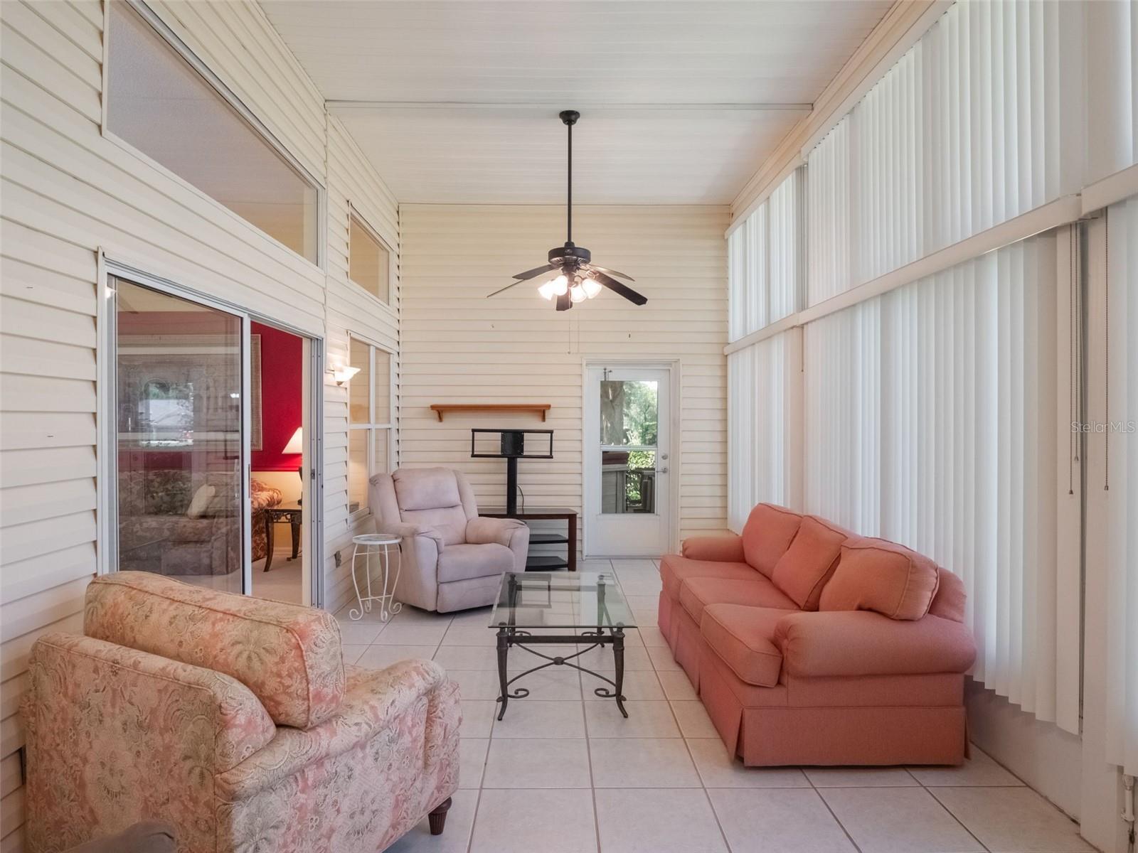 Image 23 of 36 For 25243 River Crest Dr