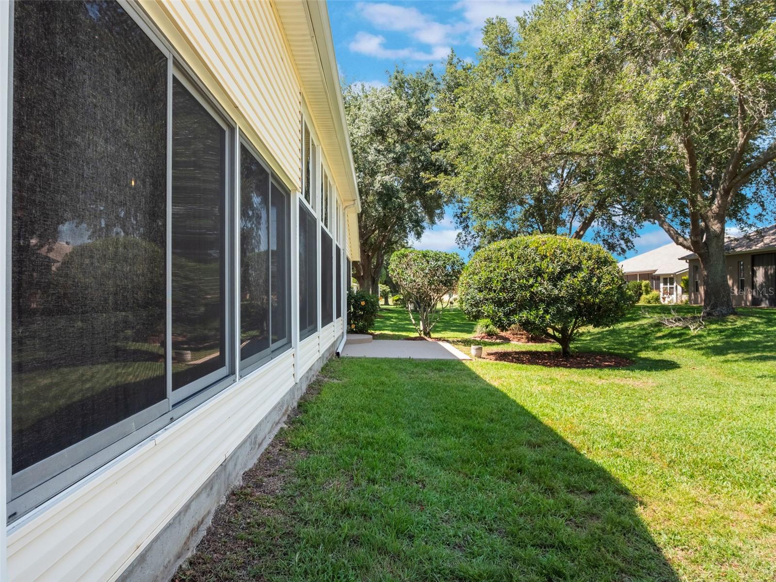 Image 26 of 36 For 25243 River Crest Dr