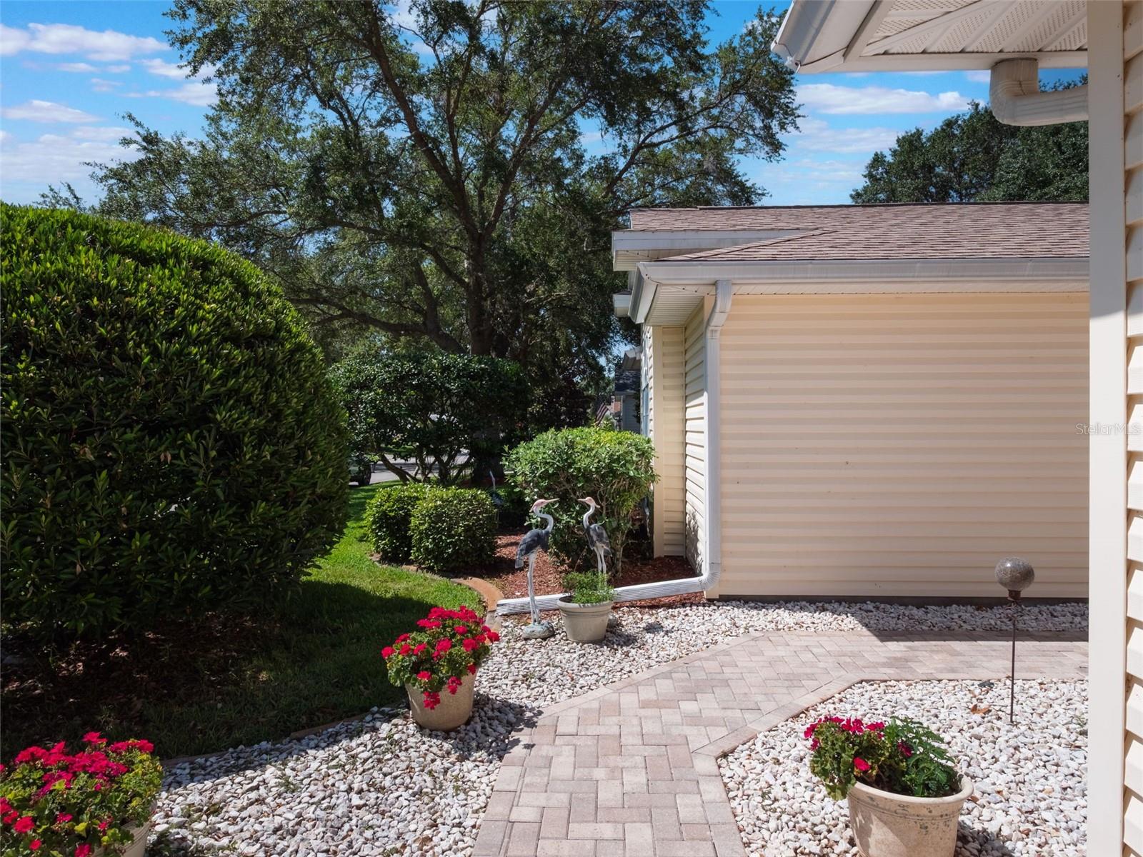 Image 28 of 36 For 25243 River Crest Dr