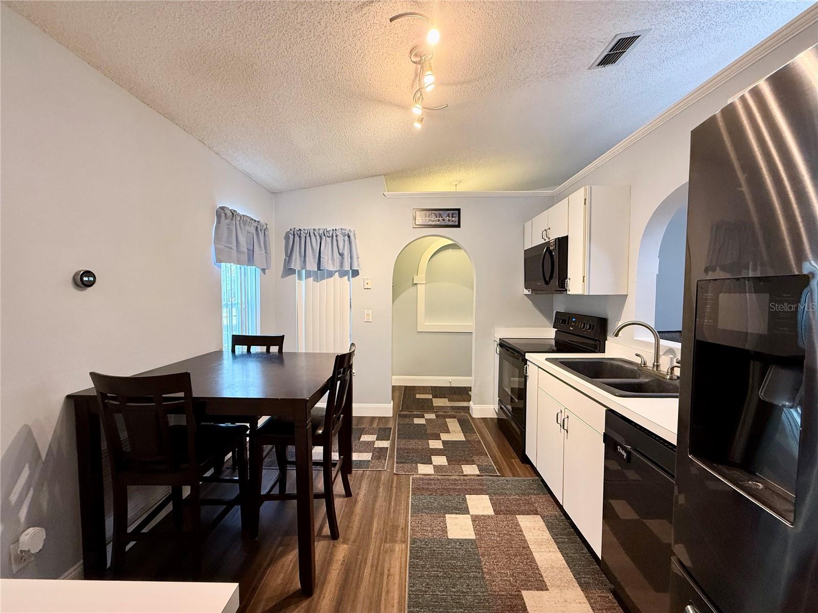 Image 11 of 29 For 2850 Aragon Terrace