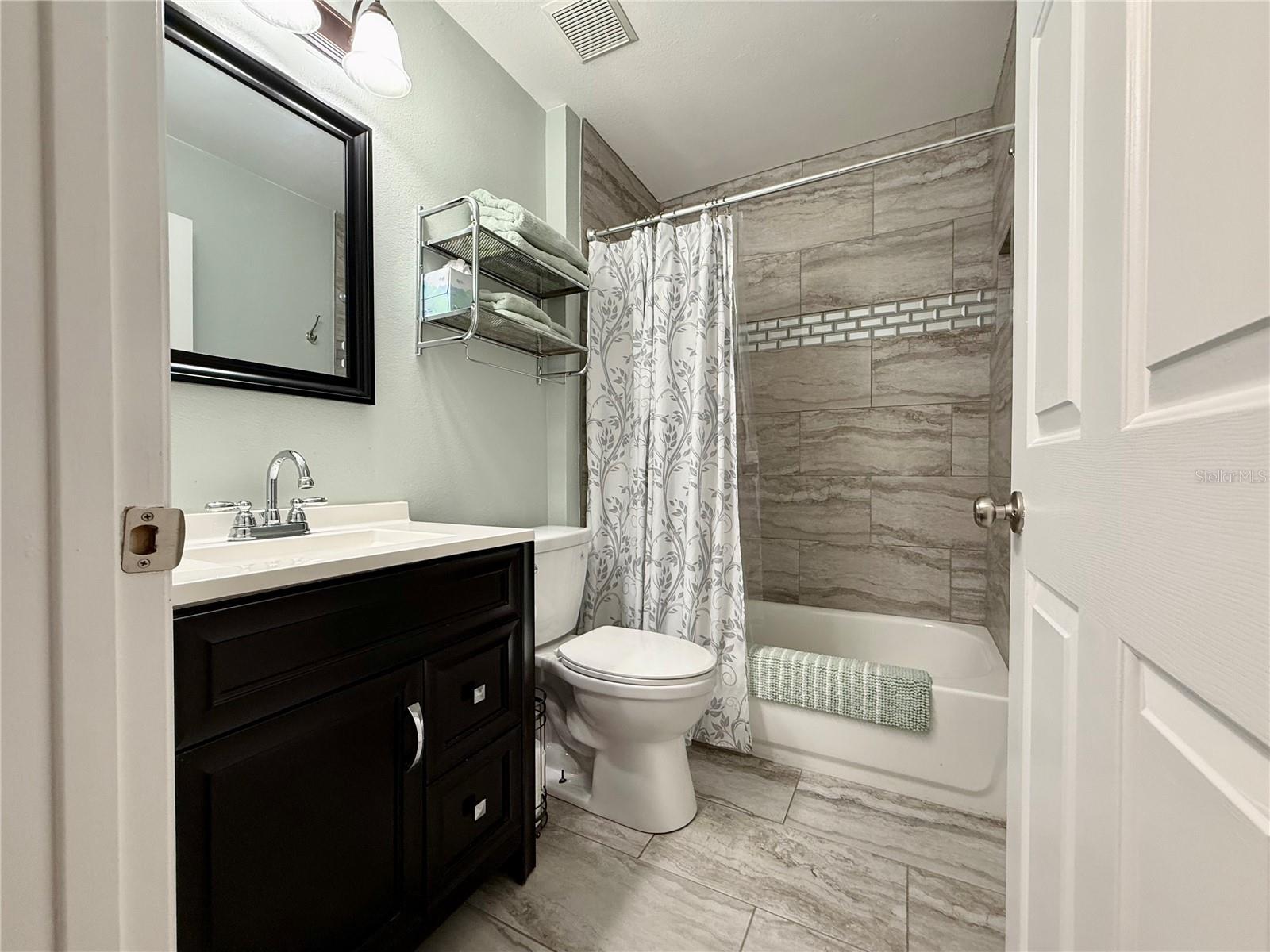Image 19 of 29 For 2850 Aragon Terrace