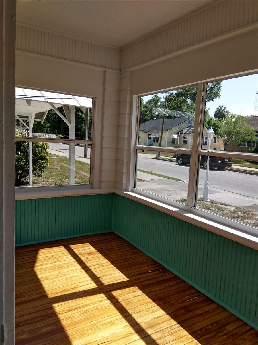 Image 2 of 20 For 325 4th Street