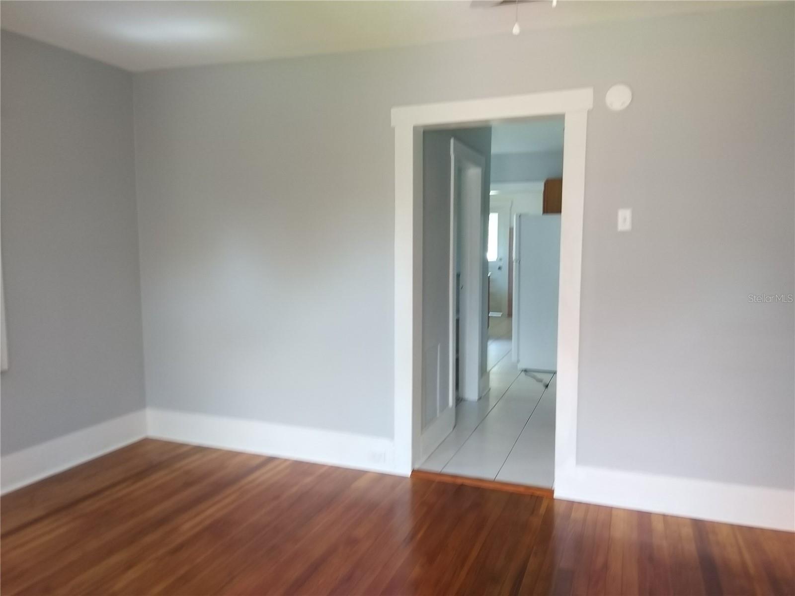 Image 4 of 20 For 325 4th Street