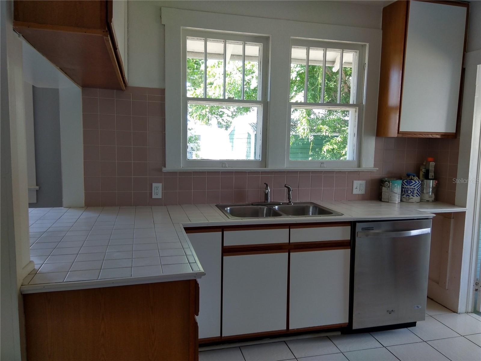 Image 9 of 20 For 325 4th Street