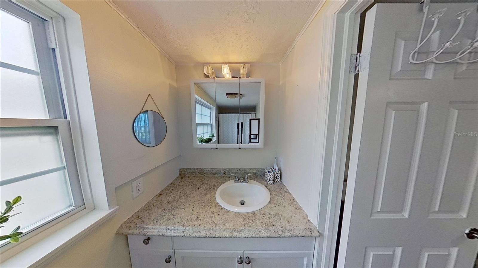 Image 19 of 24 For 1224 Lakeview Drive