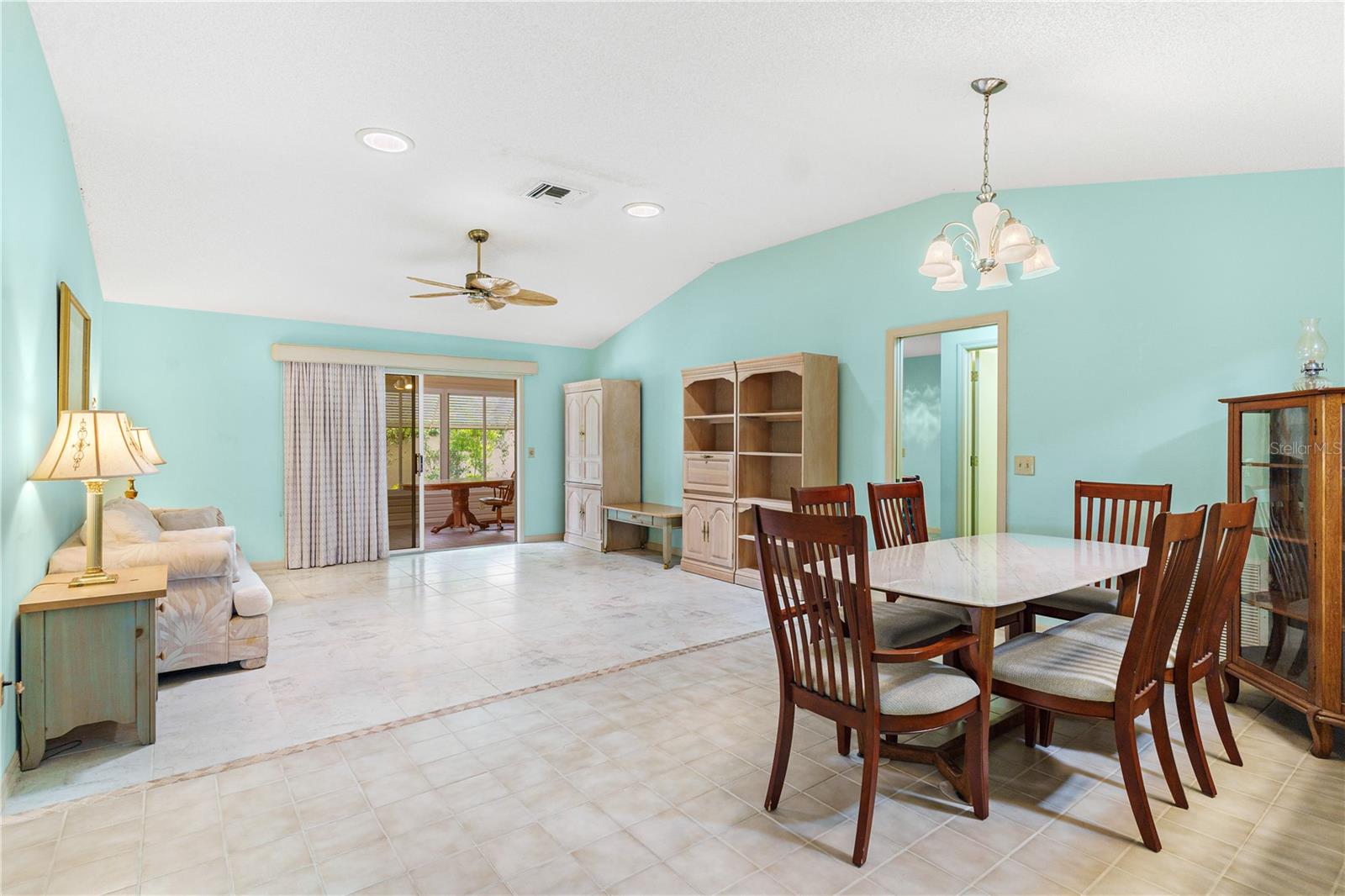 Image 11 of 36 For 735 Palma Drive