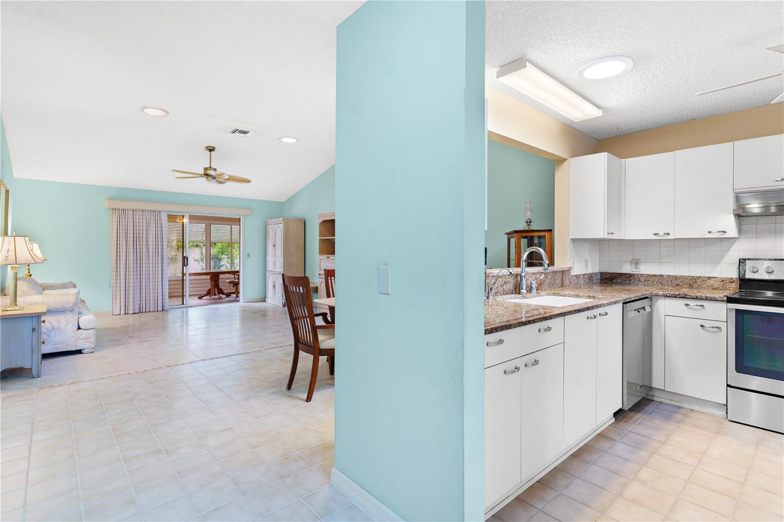 Image 13 of 36 For 735 Palma Drive