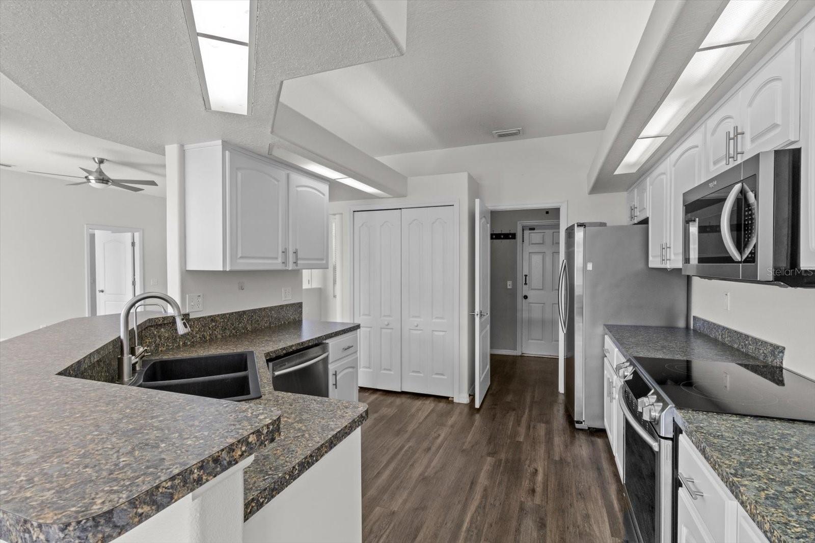Image 15 of 53 For 915 Fox Meadow Terrace