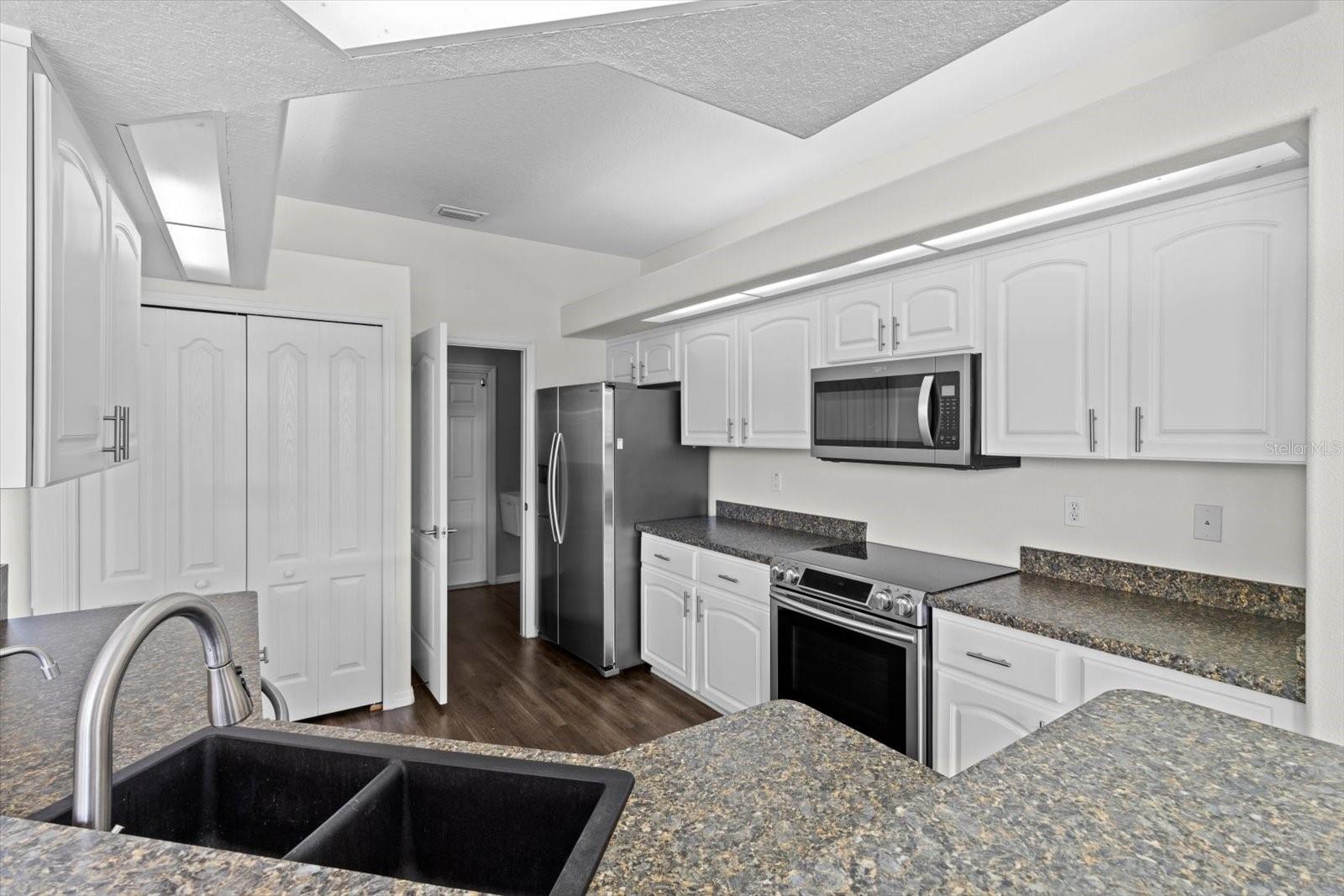 Image 18 of 53 For 915 Fox Meadow Terrace