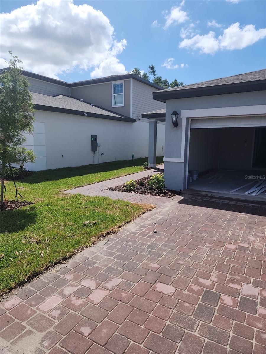 Image 3 of 26 For 1808 Carnostie Rd