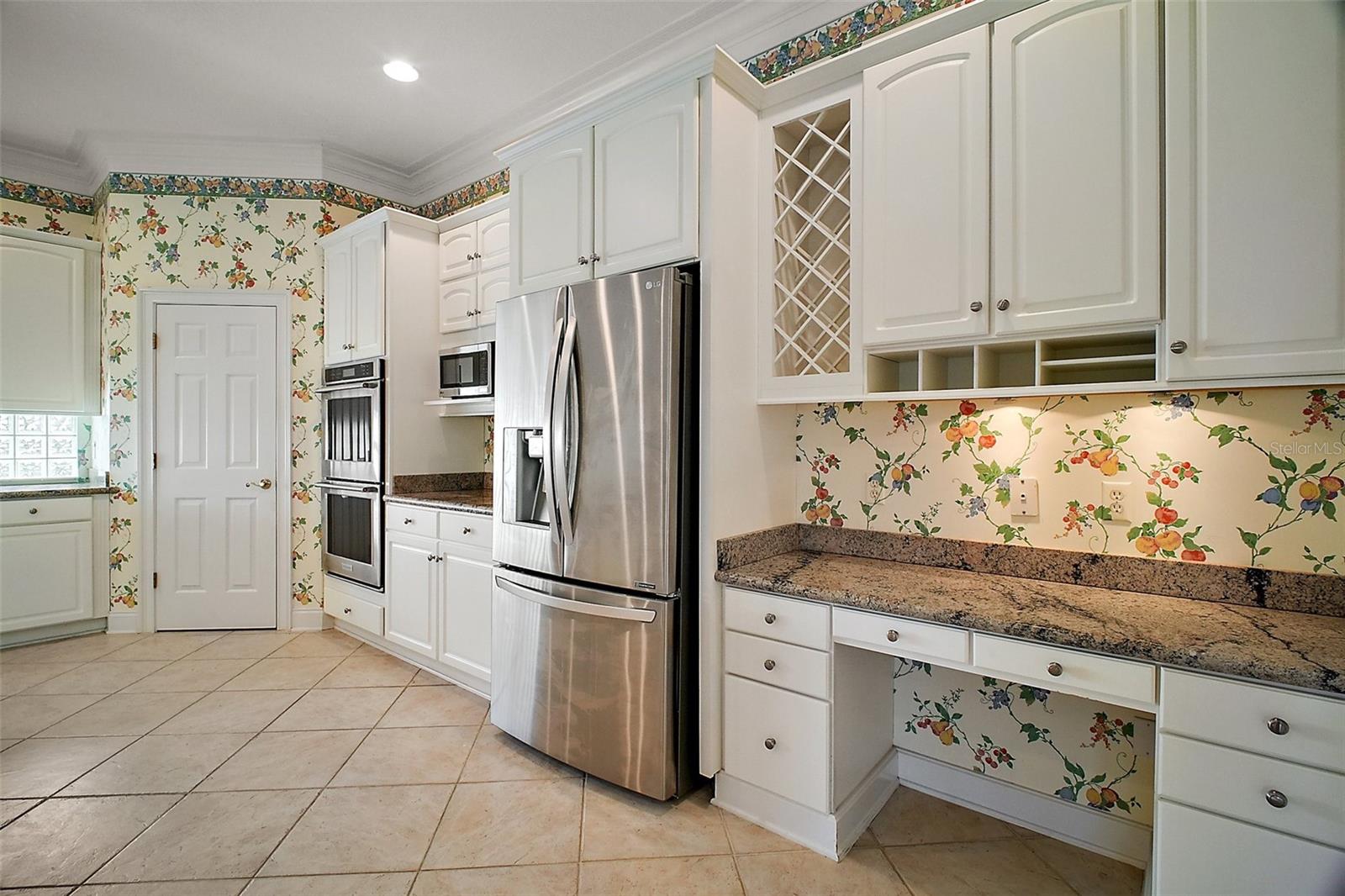 Image 14 of 71 For 1861 Edgewater Drive
