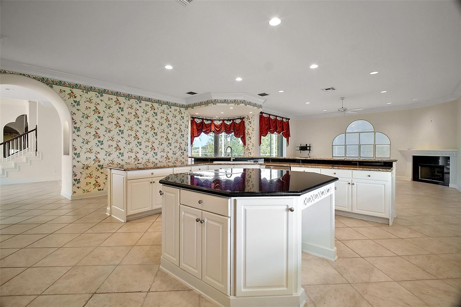 Image 15 of 71 For 1861 Edgewater Drive