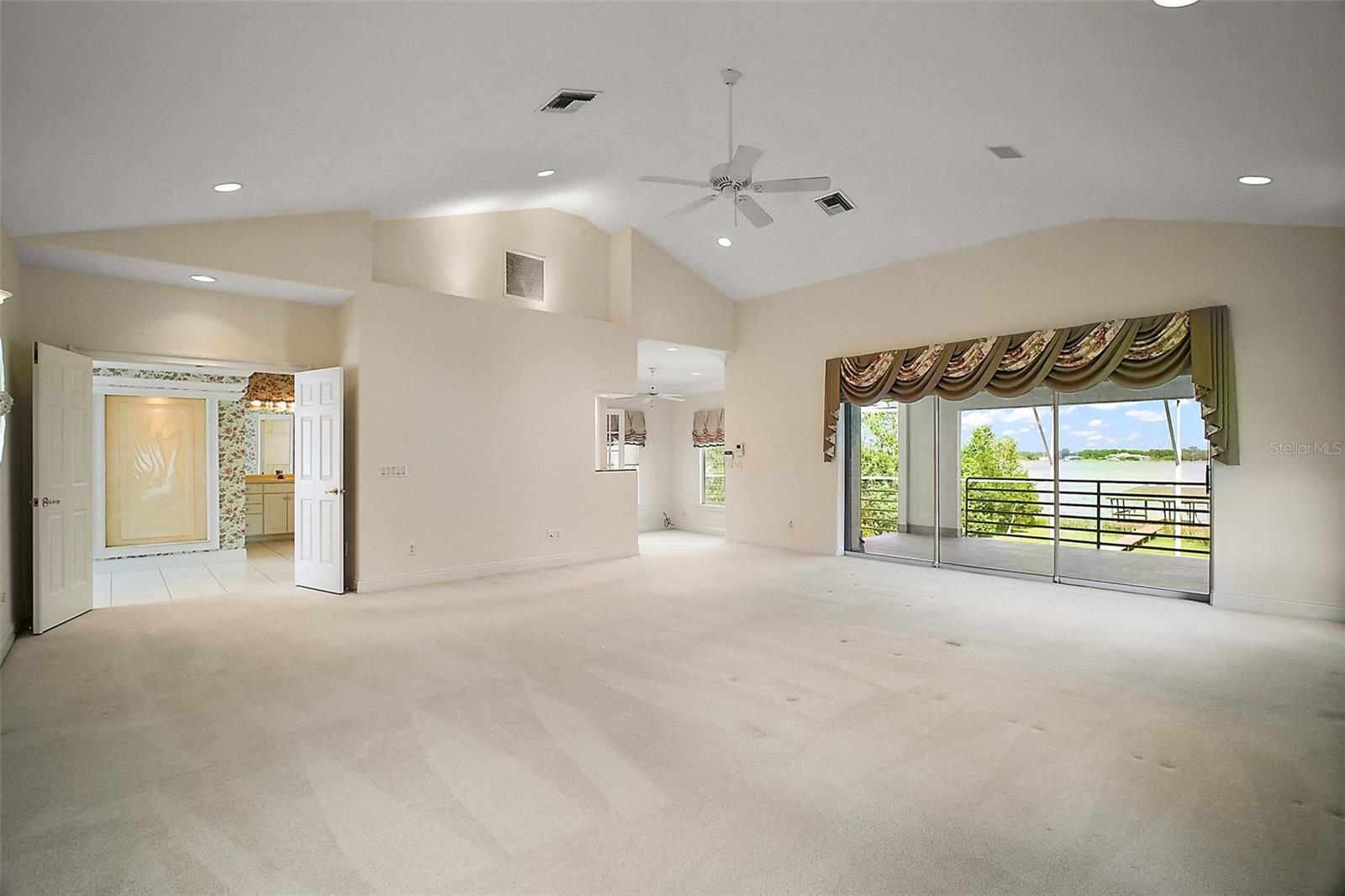 Image 22 of 71 For 1861 Edgewater Drive