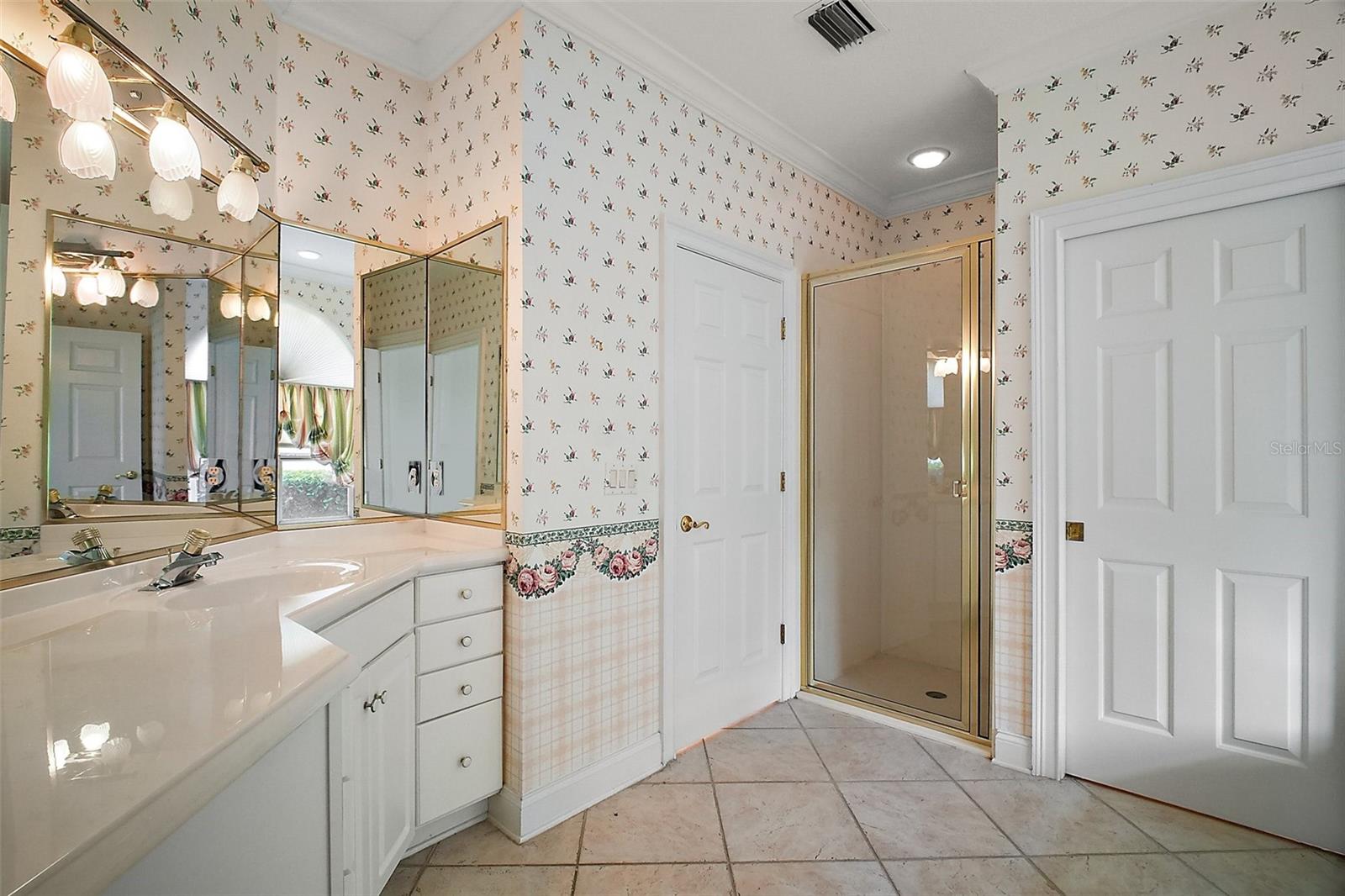 Image 37 of 71 For 1861 Edgewater Drive