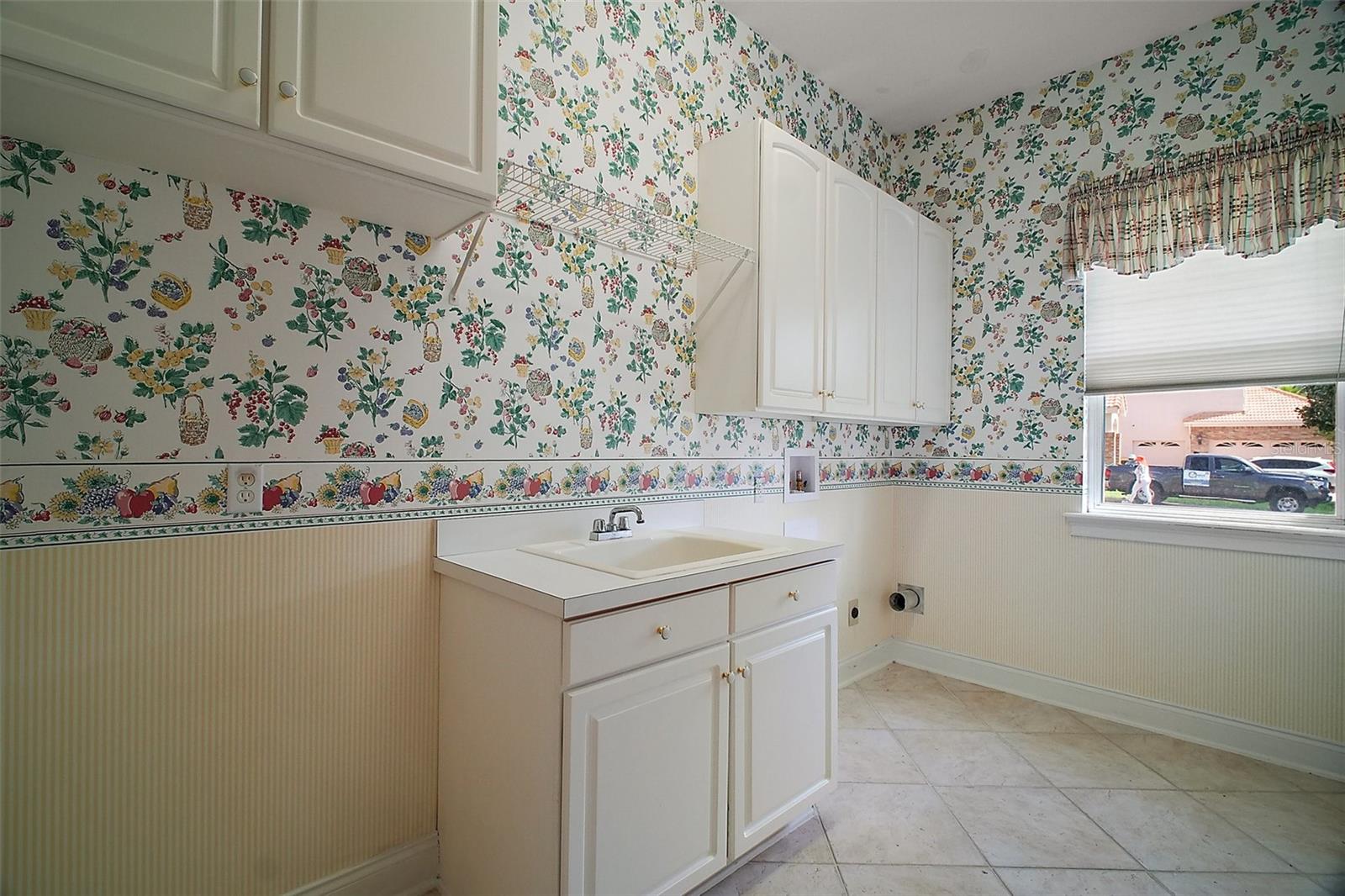 Image 40 of 71 For 1861 Edgewater Drive
