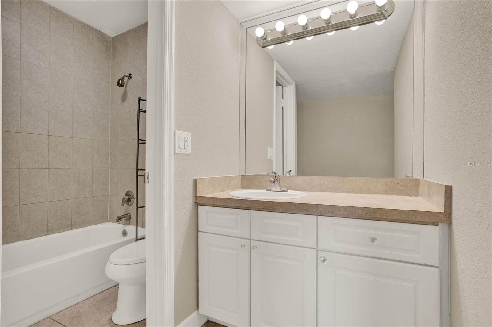 Image 28 of 35 For 2423 Branch Way 207