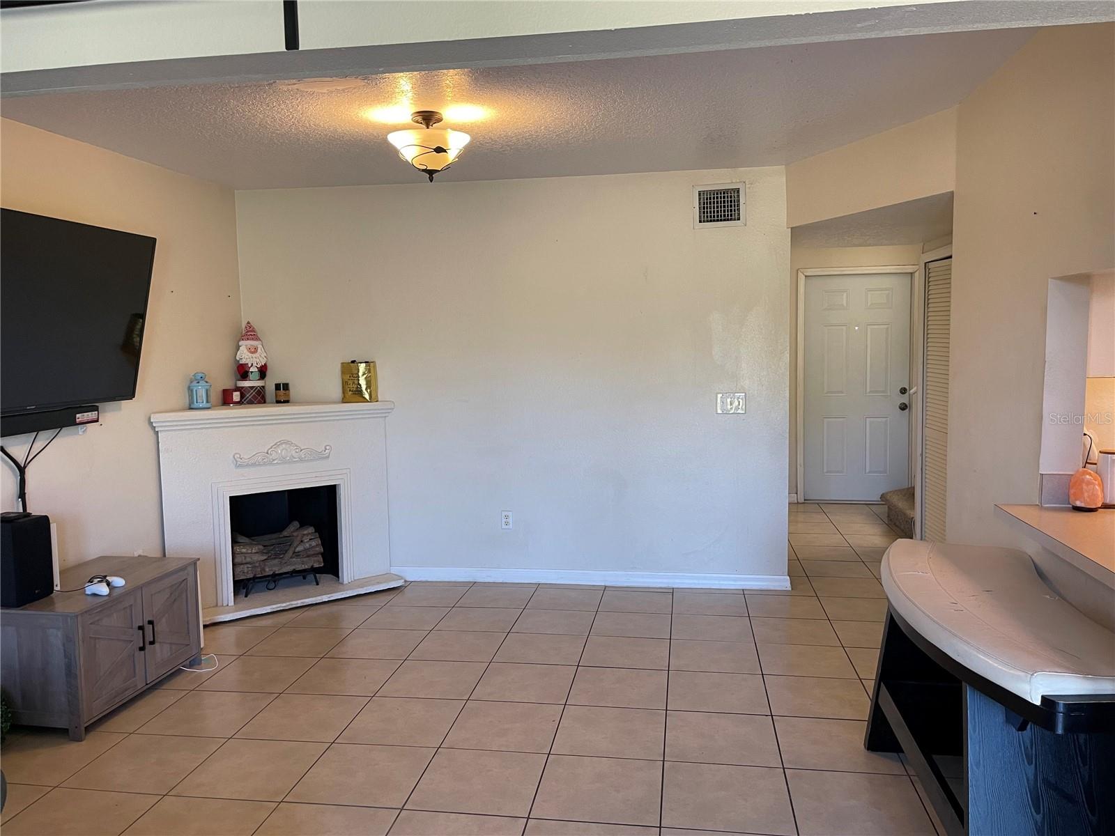 Image 3 of 26 For 206 Orchid Drive