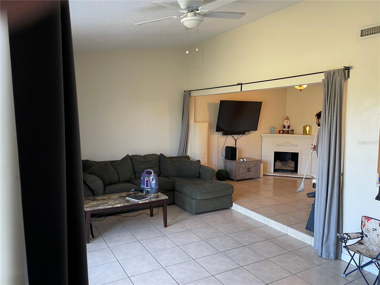 Image 5 of 26 For 206 Orchid Drive