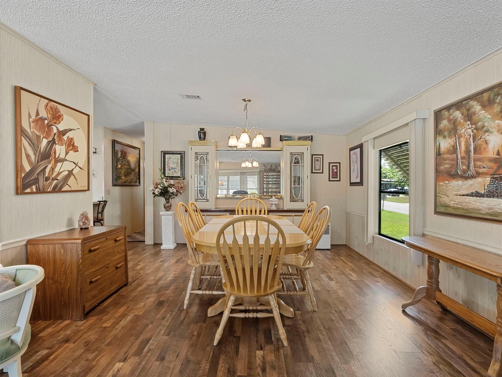 Image 6 of 21 For 2307 Loveplum Court 631