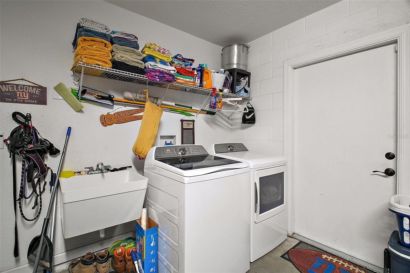 Image 21 of 27 For 1204 Monterey Drive