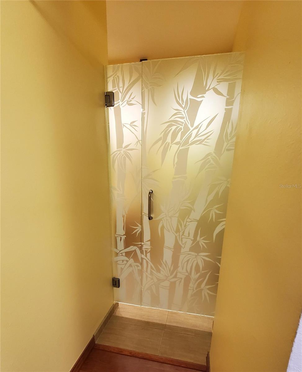 Image 12 of 21 For 632 Edgewater Drive 832