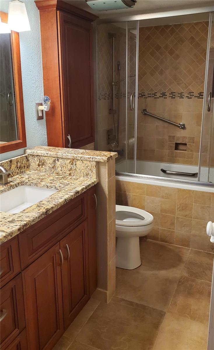 Image 8 of 21 For 632 Edgewater Drive 832