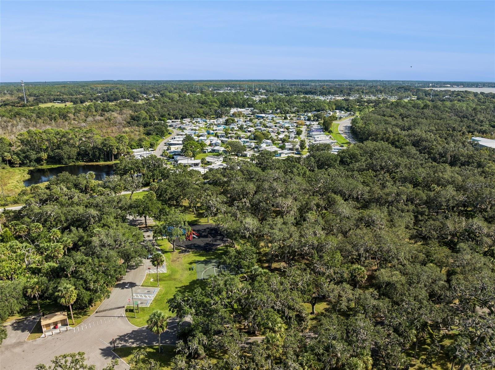 Image 54 of 56 For 2711 Bayview Drive