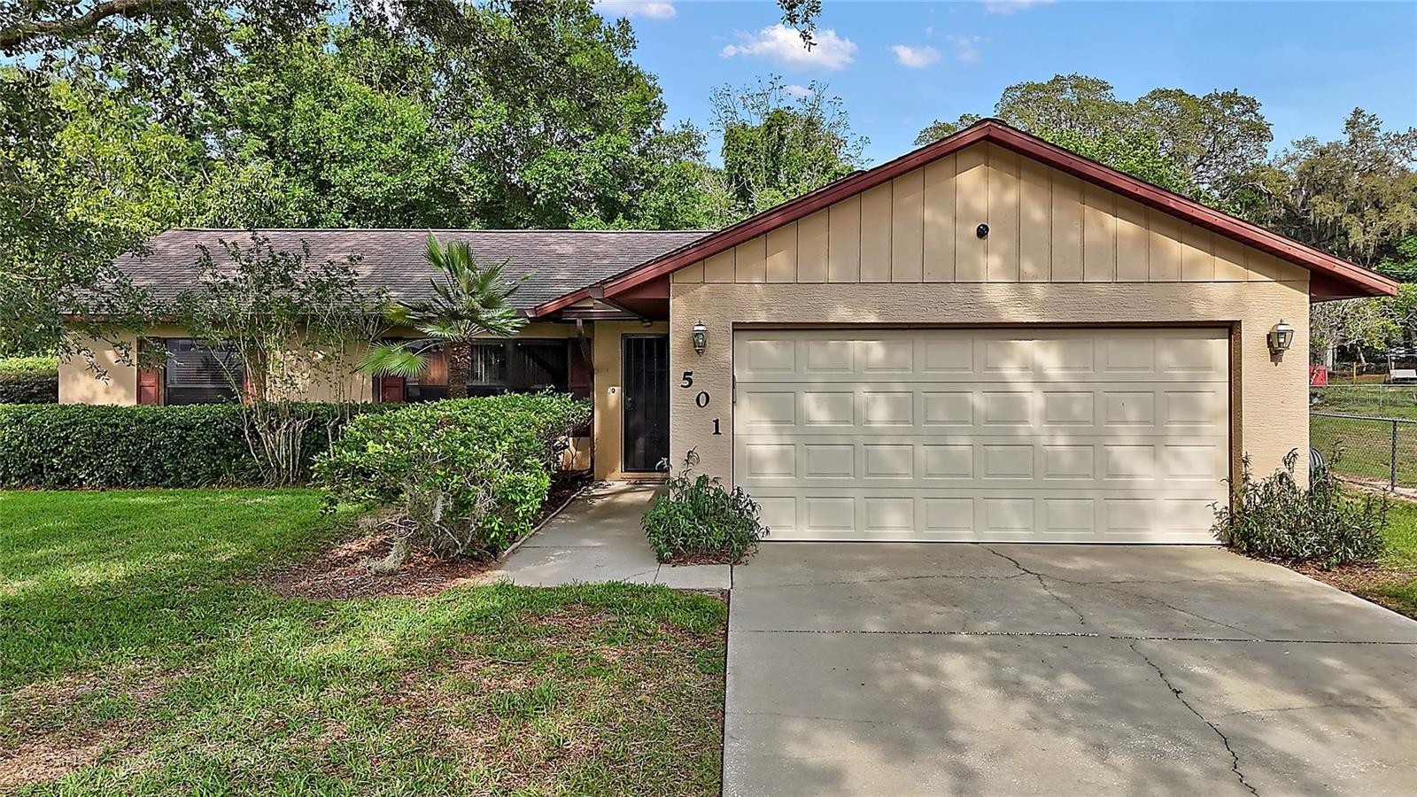 Details for 501 Cherry Tree Street, EUSTIS, FL 32726