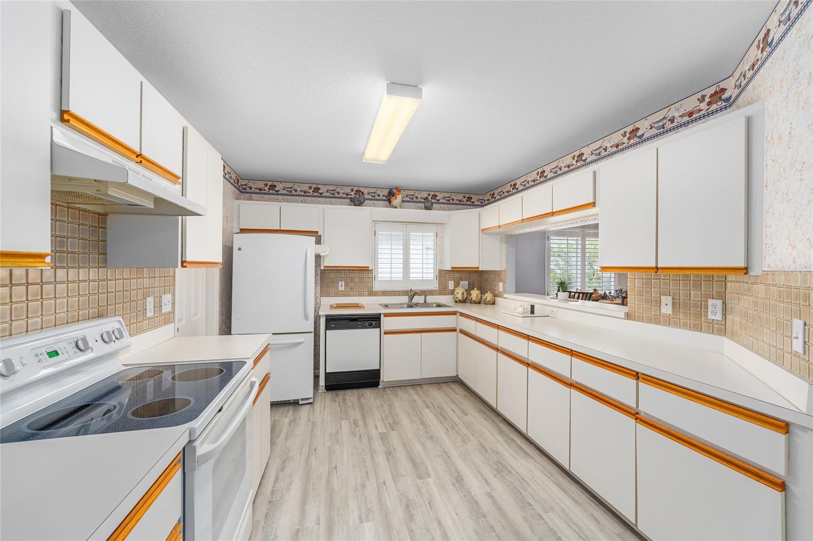 Image 11 of 59 For 8608 141st Street Road