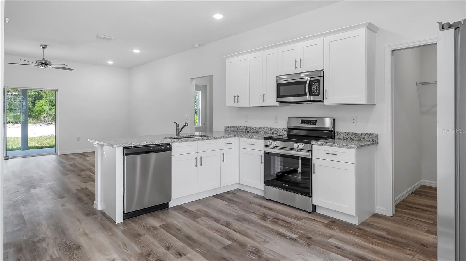 Image 15 of 31 For 40685 Ninth Avenue