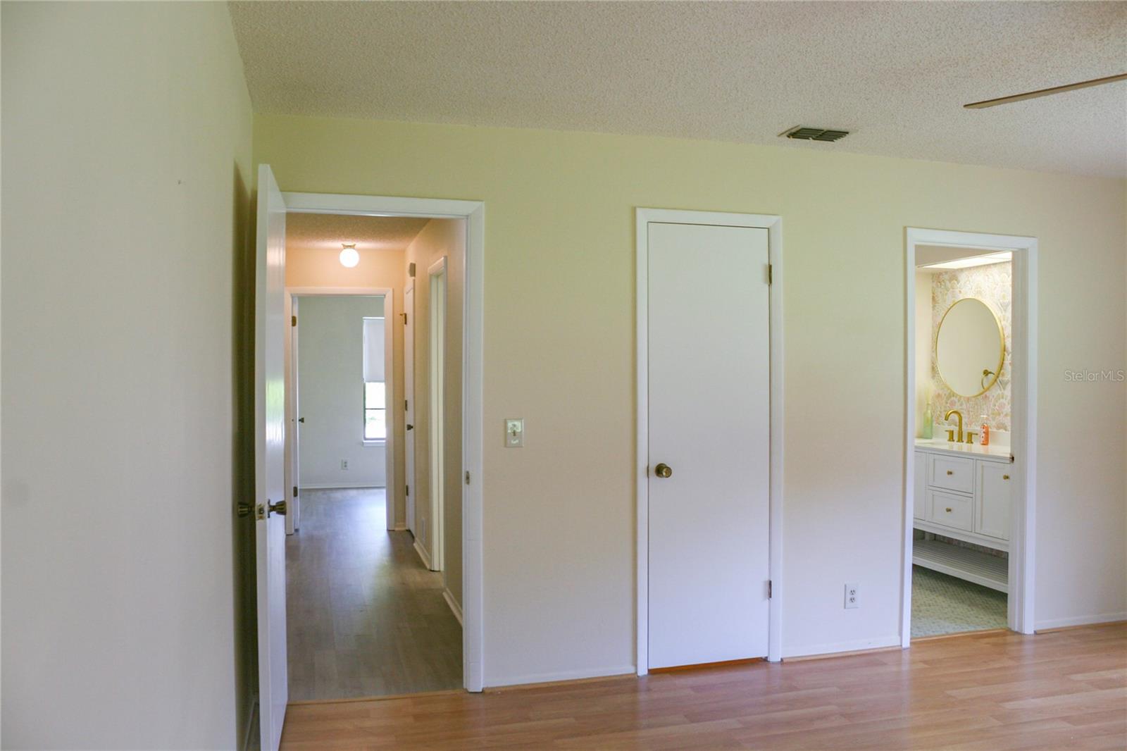 Image 10 of 17 For 24 Fleetwood Drive