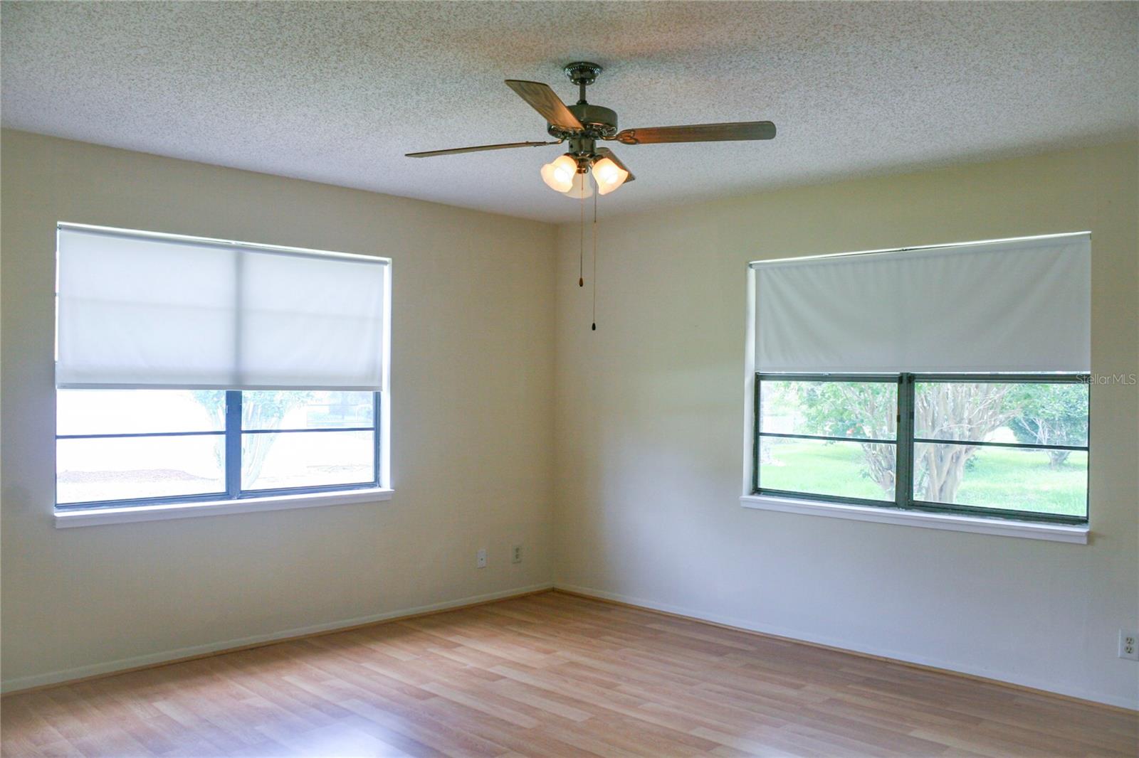 Image 11 of 17 For 24 Fleetwood Drive