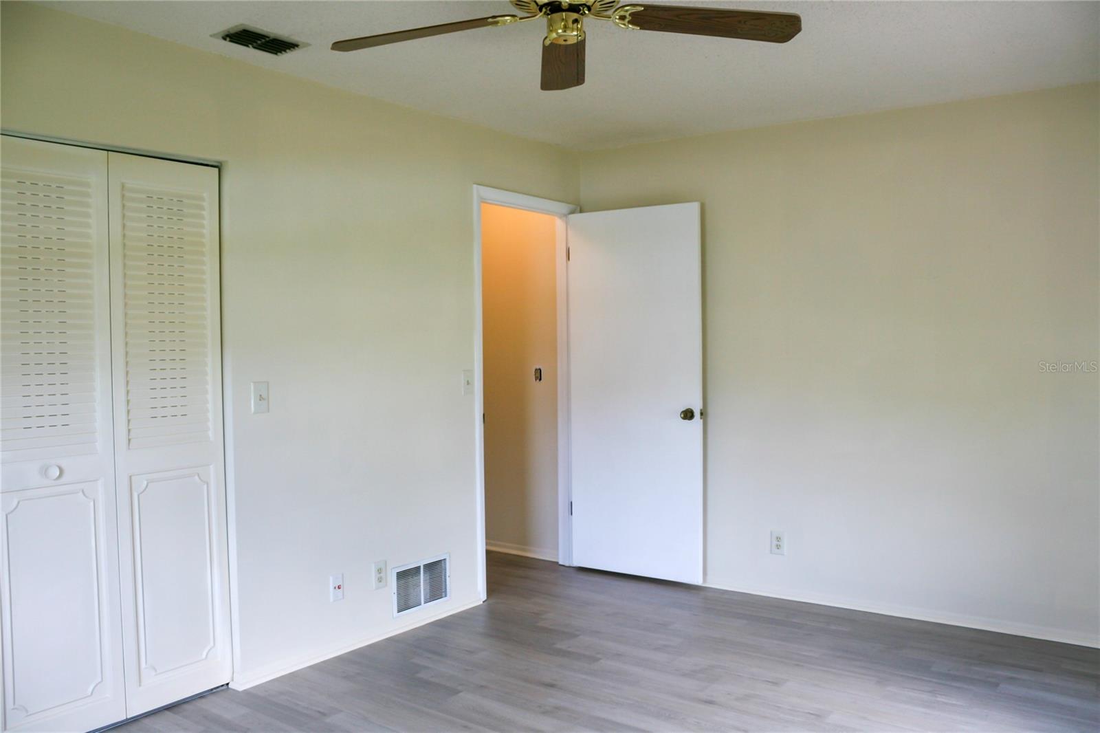 Image 12 of 17 For 24 Fleetwood Drive