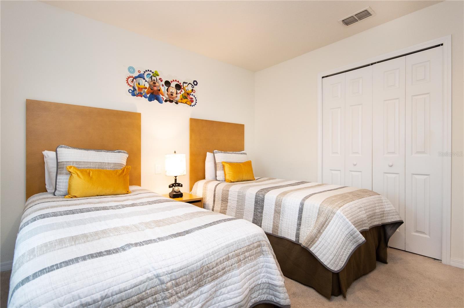 Image 27 of 72 For 3050 Yellow Lantana Lane