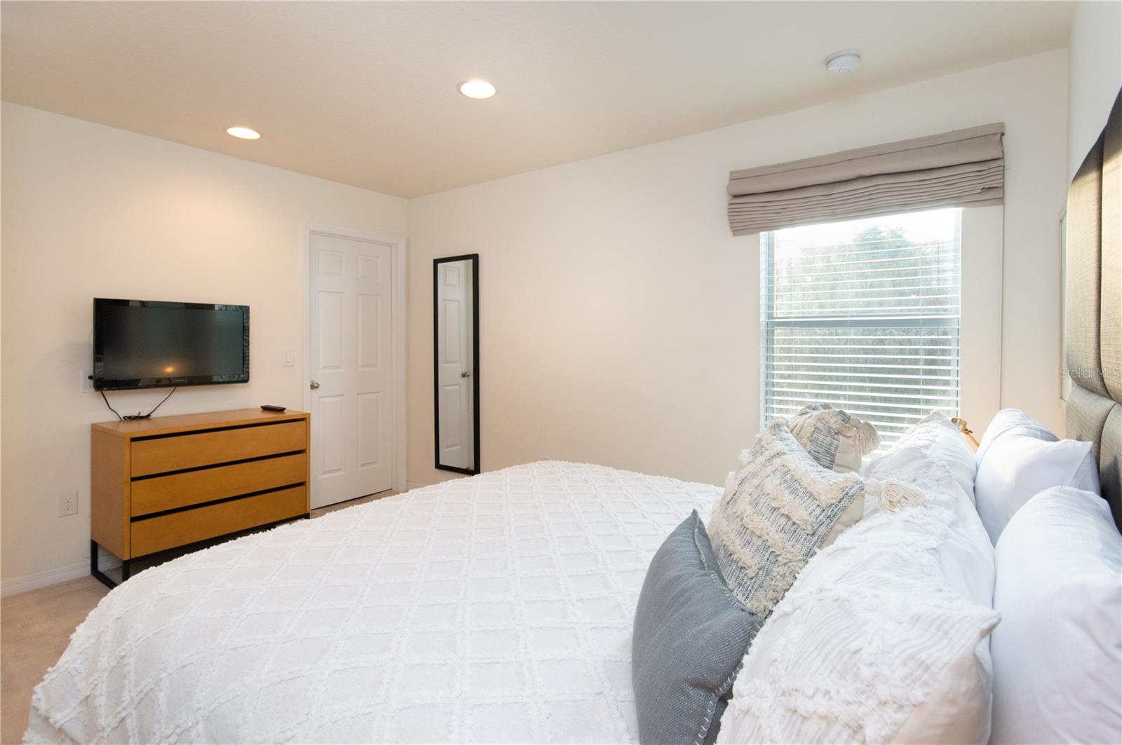 Image 33 of 72 For 3050 Yellow Lantana Lane