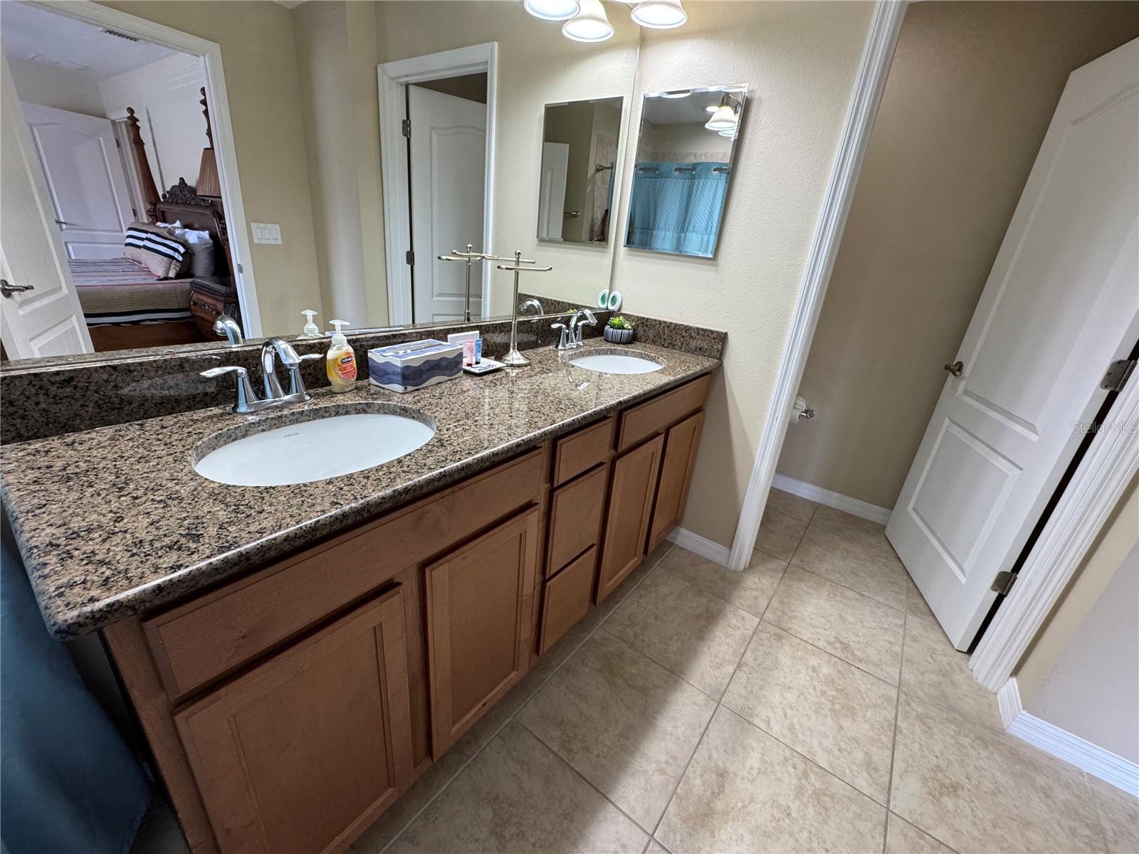 Image 24 of 61 For 8977 Coco Palm Road