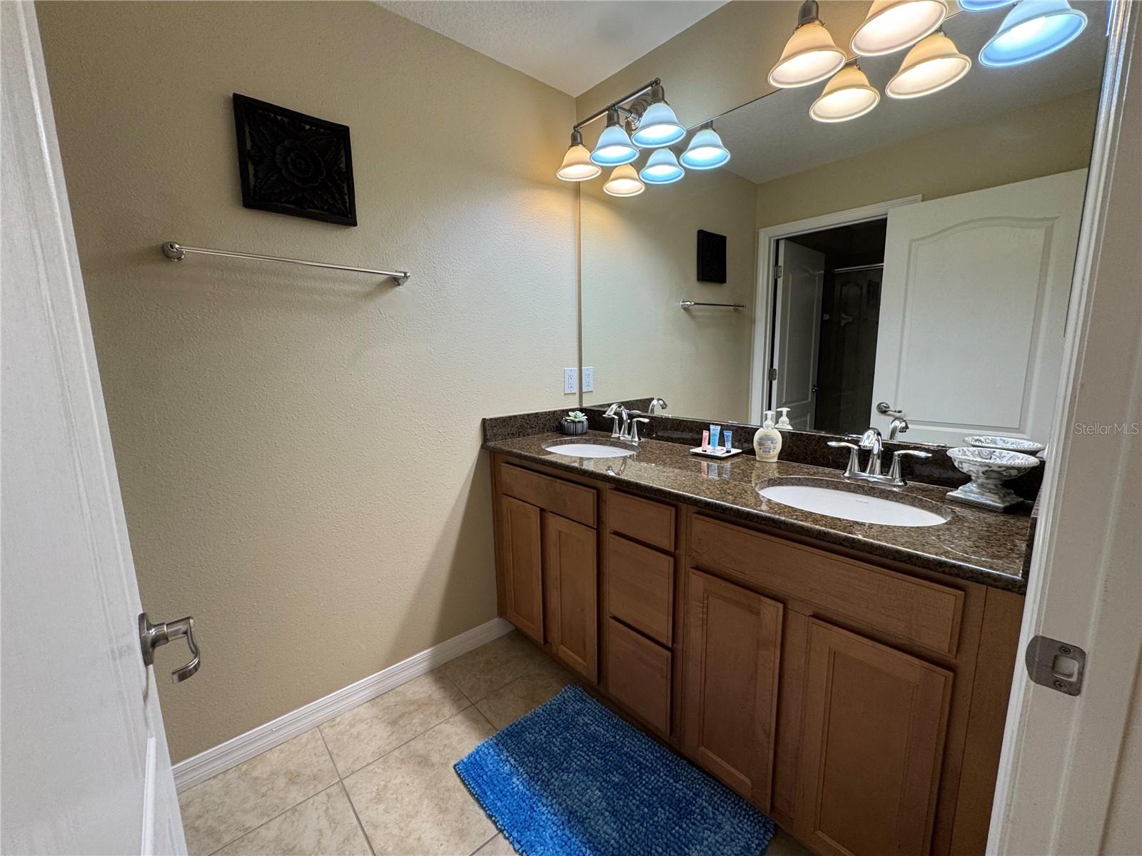 Image 34 of 61 For 8977 Coco Palm Road